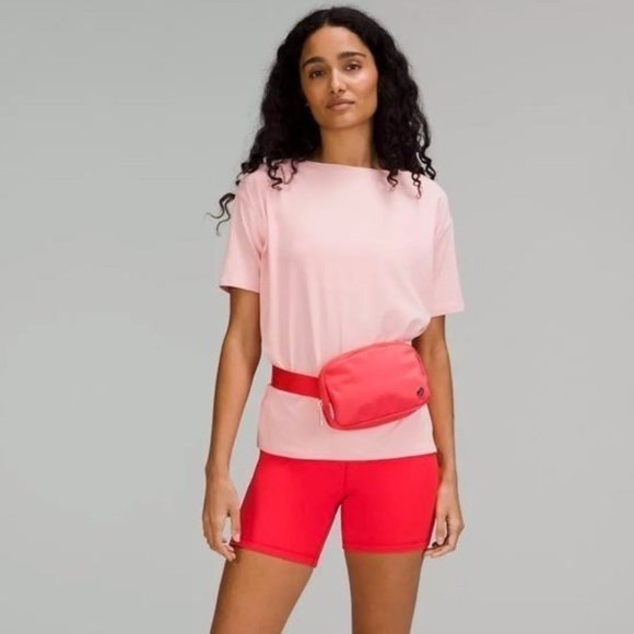 Lululemon Everywhere Belt Bag Pale Raspberry Nwt - Picture 2 of 6
